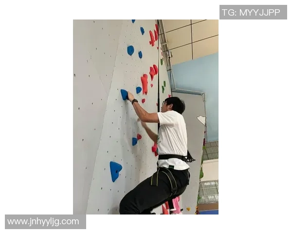 杭州攀岩队中路突破战术解析与实战应用探讨